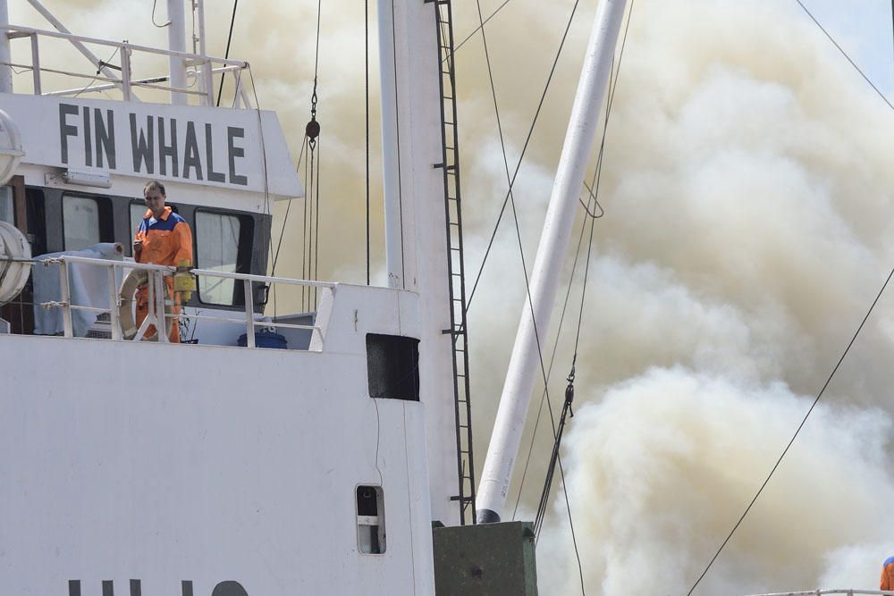 Incendio de un pesquero ruso en el Puerto