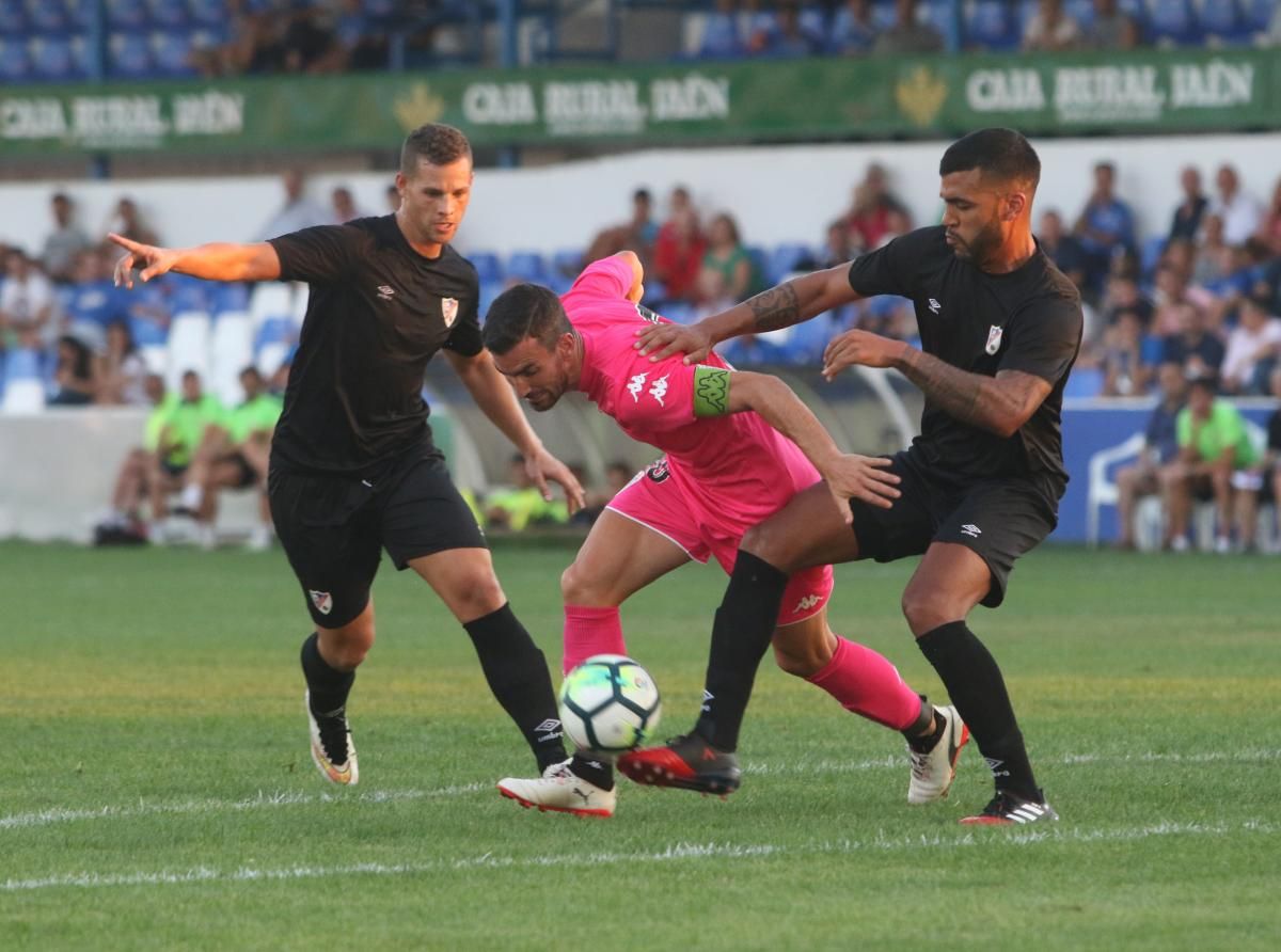 Las imágenes del Linares-Córdoba (0-6)