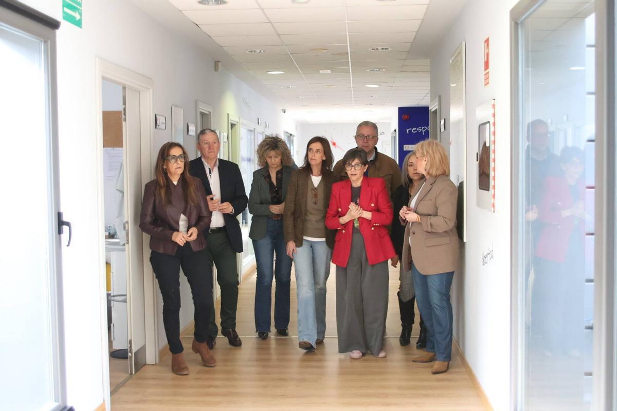 Los candidatos del Partido Popular de Zamora a las Cortes, encabezados por Leticia García Sánchez, visitan el Centro Ciudad Jardín de la Asociación de Familiares de Alzheimer