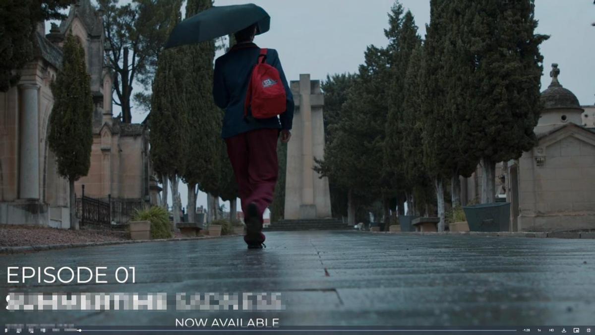 Una imagen de la serie rodada en el cementerio de Alcoy