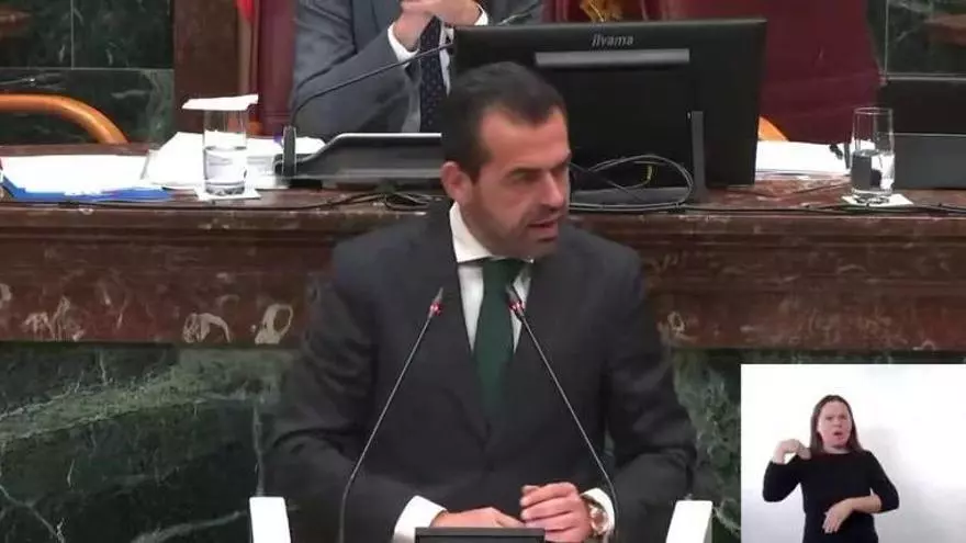 Vox denuncia que la ideología 'woke' amenaza la figura del padre