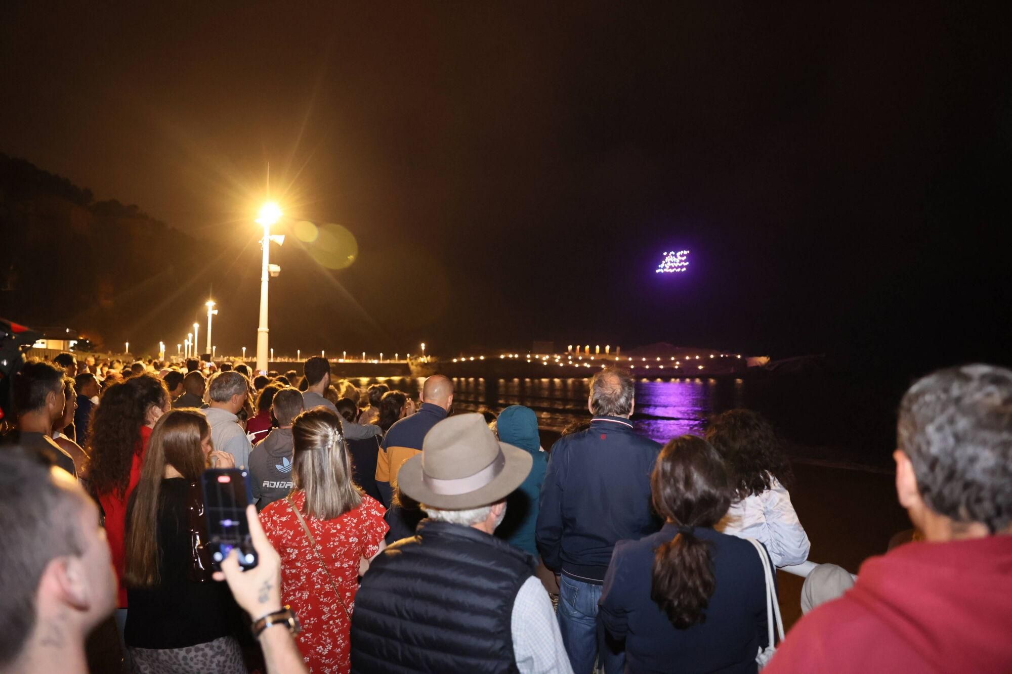 En imágenes: Así fue el show de drones sobre Salinas