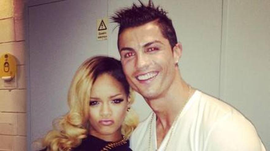 Rihanna insinúa que Cristiano Ronaldo es gay