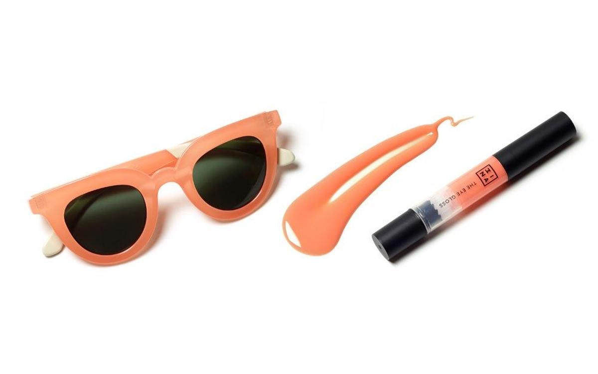 Gafas de sol en color salmón de Mr.Boho y sombra de ojos líquida en tono 502 de 3INA Makeup