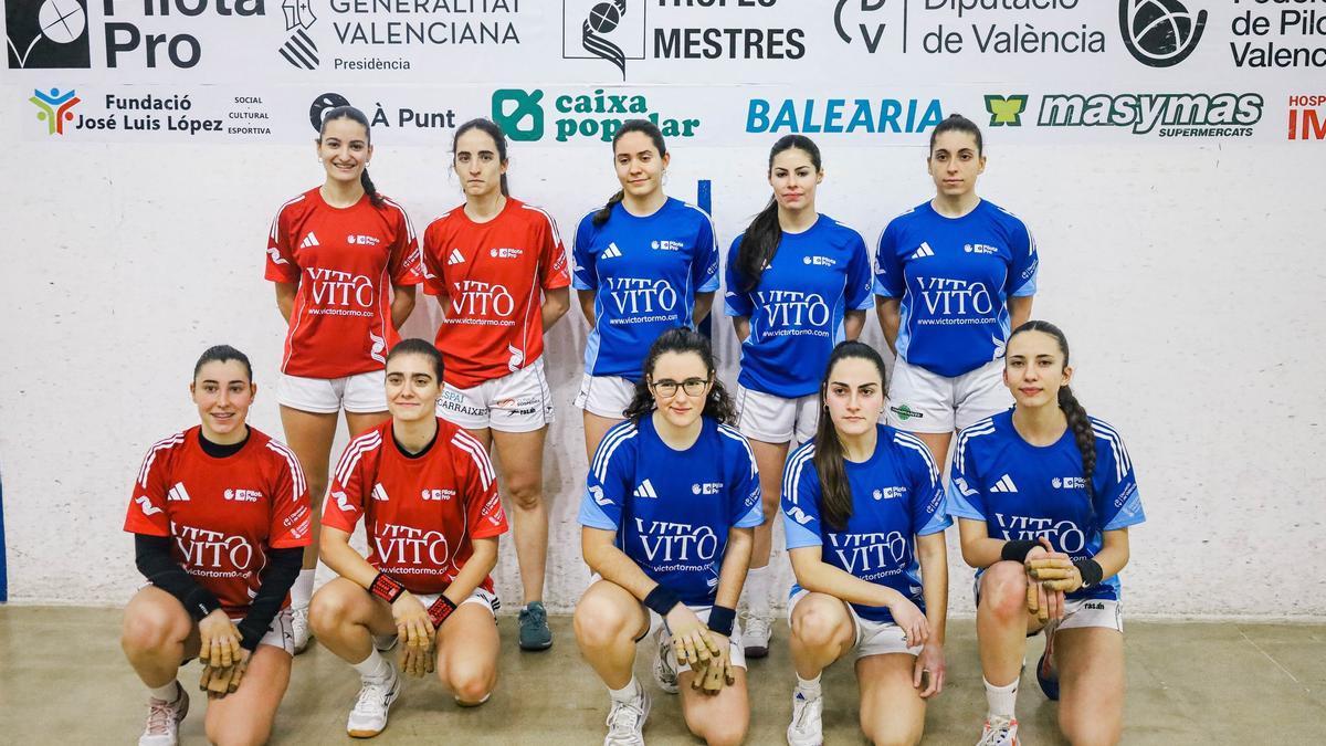 Les "mestres" del Trofeu Vito. De roig, les finalistes amb Júlia de Tavernes