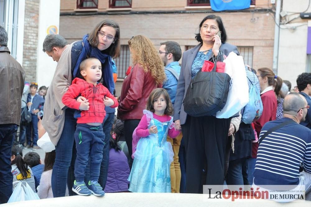 La procesión del Amparo a su salida de San Nicolás