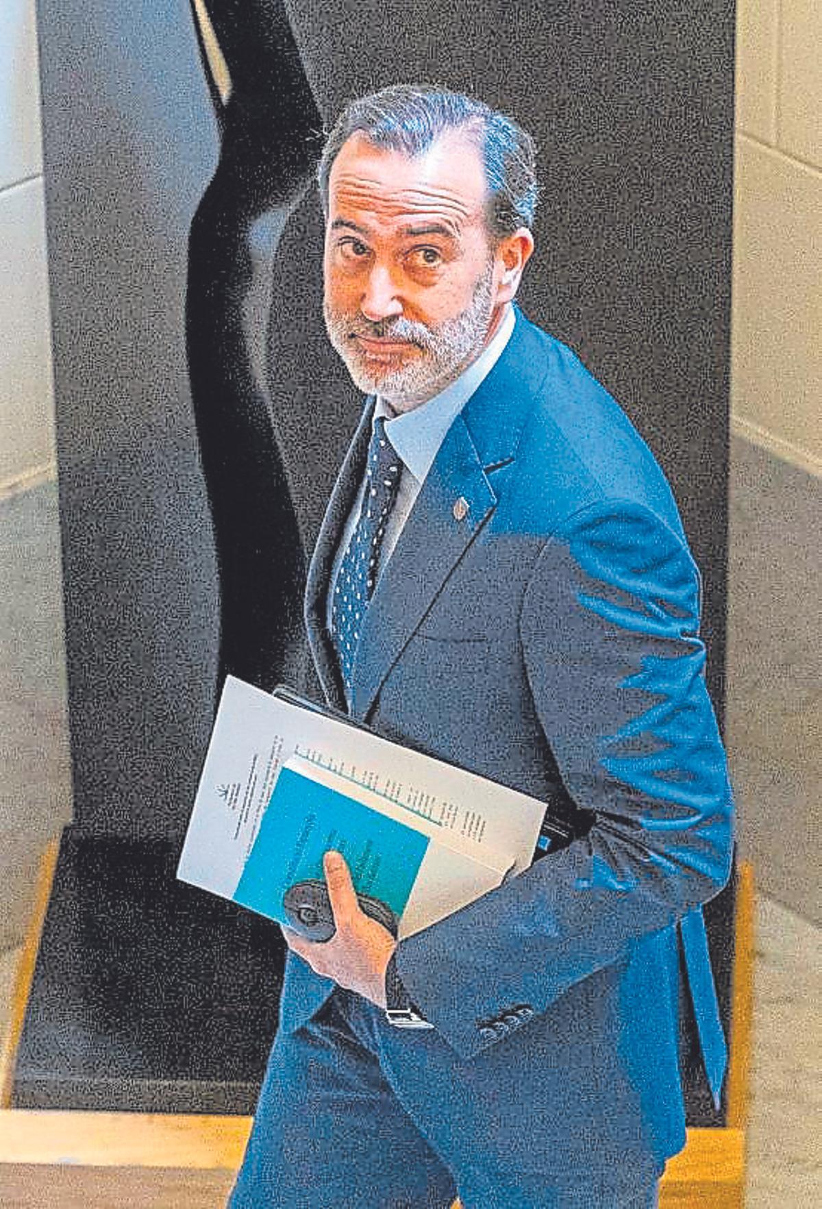 GABRIEL LE SENNE. PRESIDENTE DEL PARLAMENT