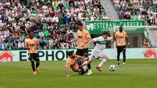 Elche CF - Valencia CF, en directo:  El Valencia falla una ocasión tras otra