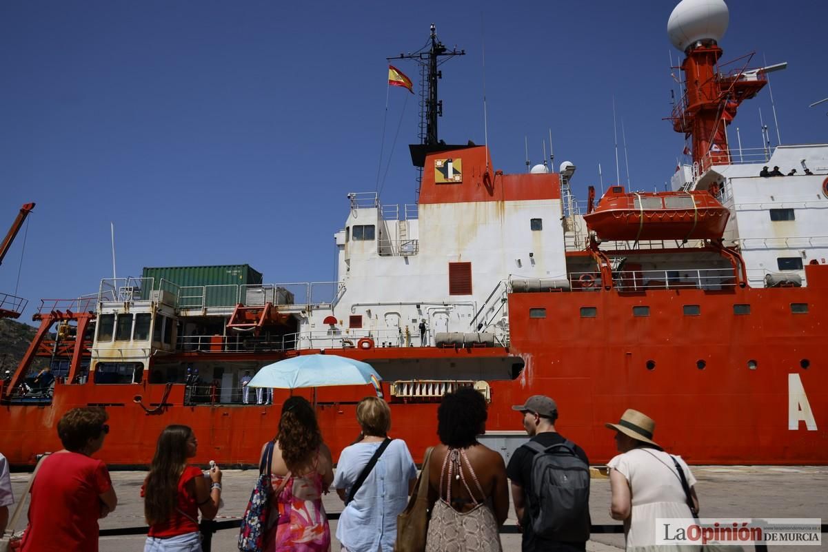 La llegada del buque Hespérides al Puerto de Cartagena, en imágenes