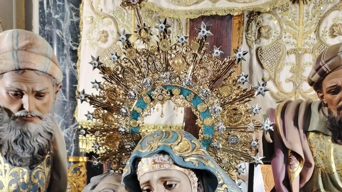 La nueva corona de la Dolorosa de Alzira.