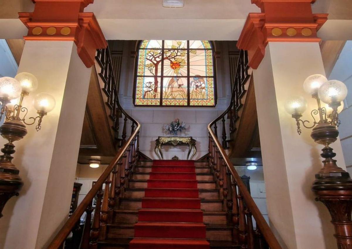 Escaleras principales del Casino de La Laguna.
