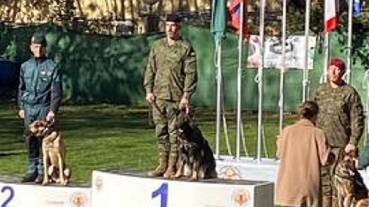 Primer puesto en el podio del cabo Manuel Filiberto Domínguez y Dana.