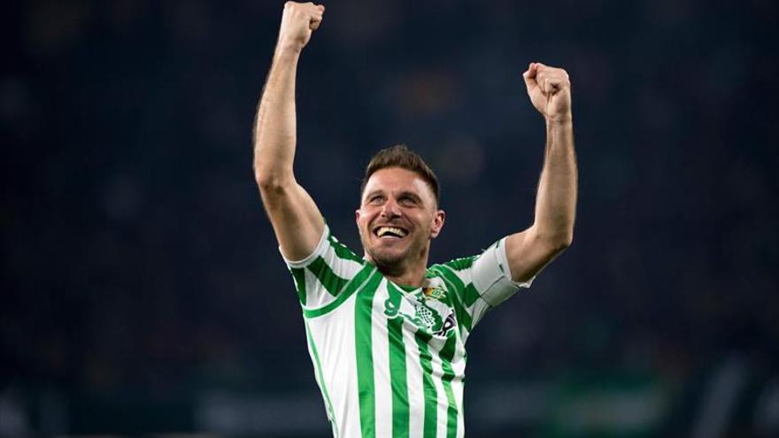 Betis y Valencia empatan con ‘gol olímpico’ de Joaquín