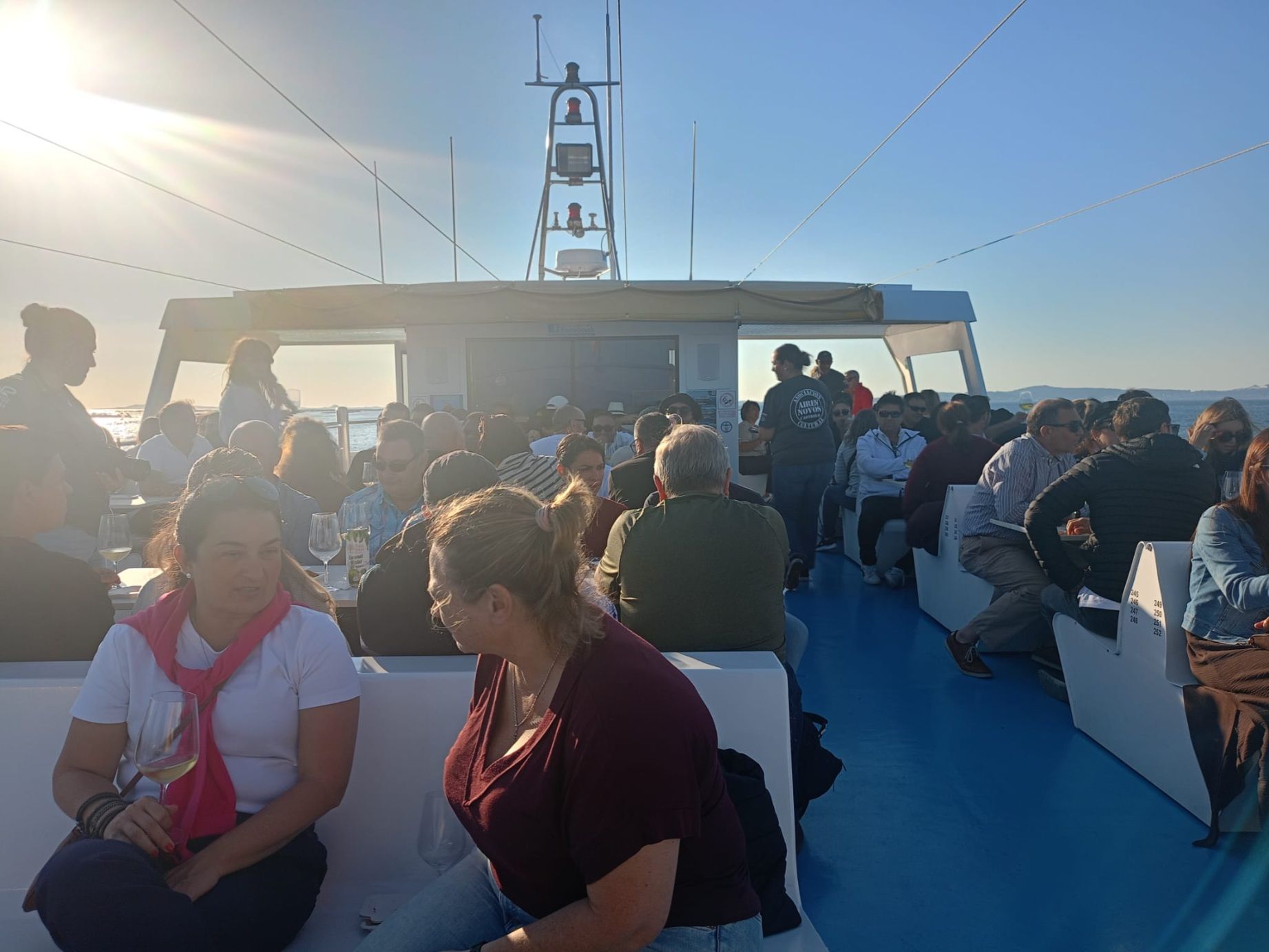 La ruta de «Viños singulares polo mar» a bordo del catamarán «Gran Cormorán Jet», esta tarde-noche.