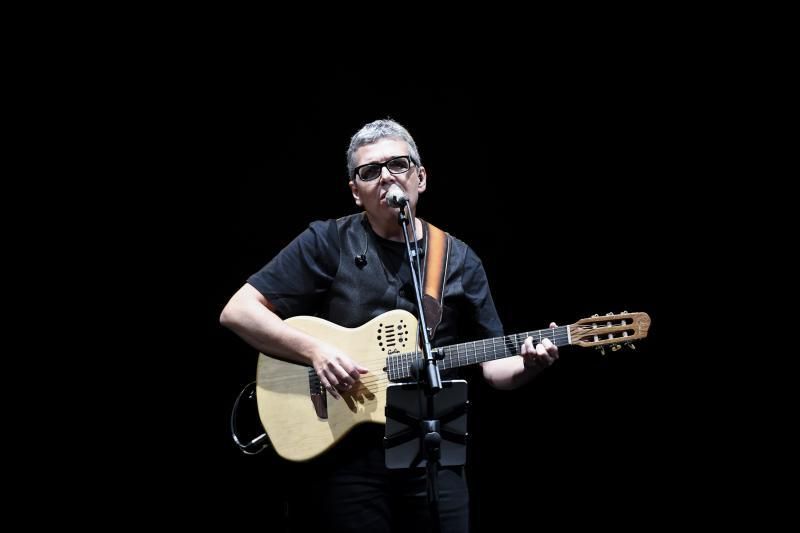 GENTE Y CULTURA 04-11-2018  LAS PALMAS DE GRAN CANARIA.  Concierto de Pedro Guerra en el Auditorio Alfredo Kraus.   FOTOS: JUAN CASTRO  | 04/11/2018 | Fotógrafo: Juan Carlos Castro