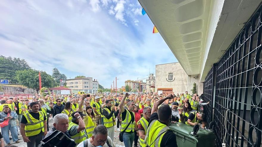 Arranca el paro total del servicio de basuras de Vigo con protestas y manifestaciones