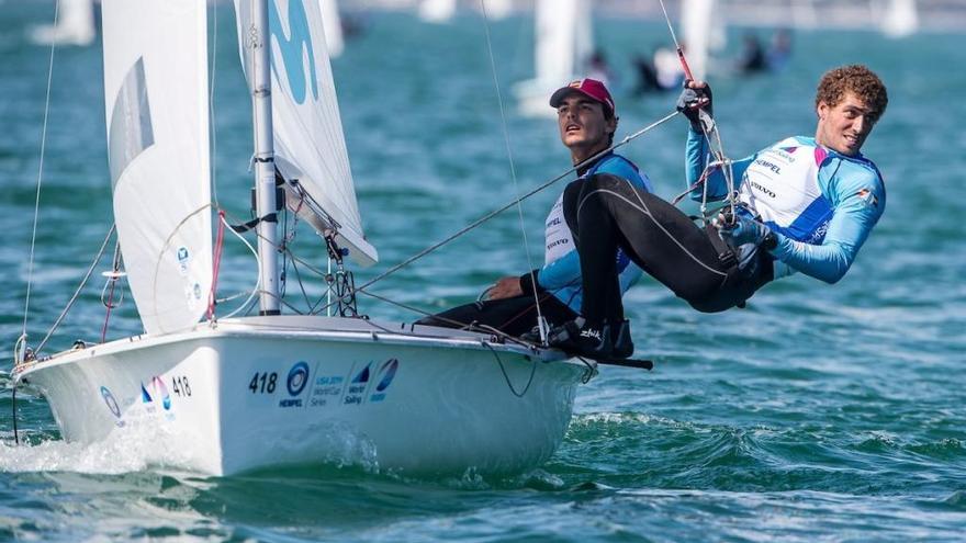 Nico Rodríguez, junto a Jordi Xammar, durante la Copa del Mundo en Miami. // @SalingEnergy