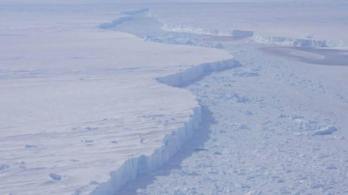 El iceberg gigante B-46.