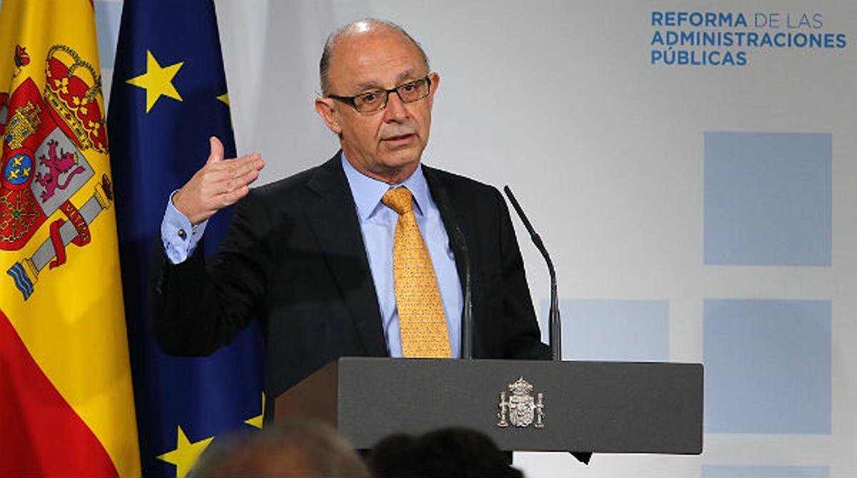 Montoro anuncia a les autonomies que la duplicitat es tindrà en compte al negociar el dèficit
