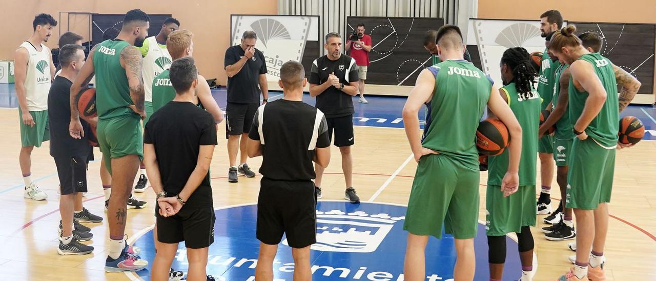 El Unicaja comenzará este viernes en Vitoria su trigésima temporada en Liga Endesa.