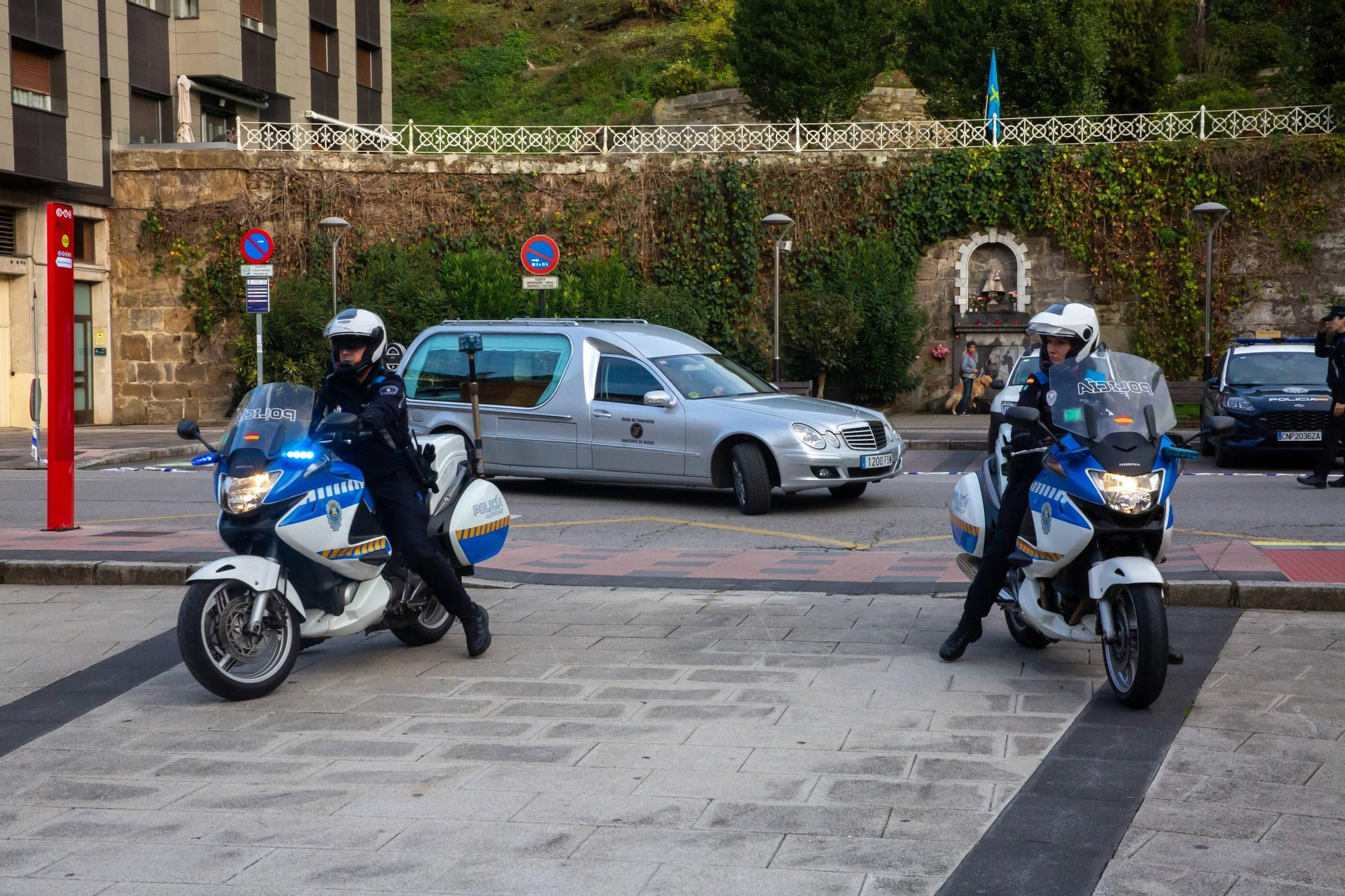 La capilla ardiente de Aníbal Vázquez en el Ayuntamiento de Mieres