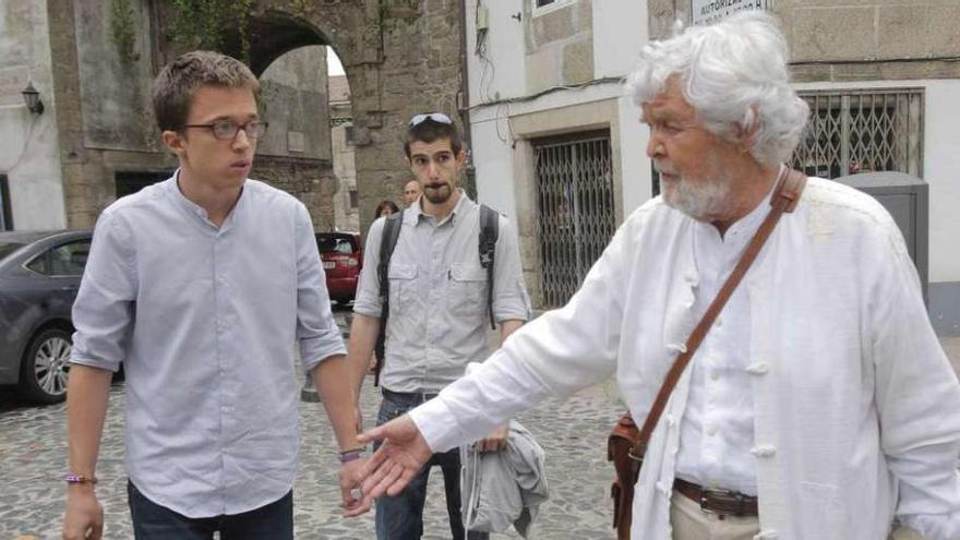 Íñigo Errejón, a la izquierda, con Xosé Manuel Beiras, en Santiago, en una imagen de archivo.