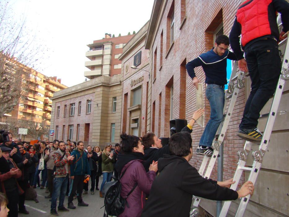 Canvi de nom de la plaça Espanya