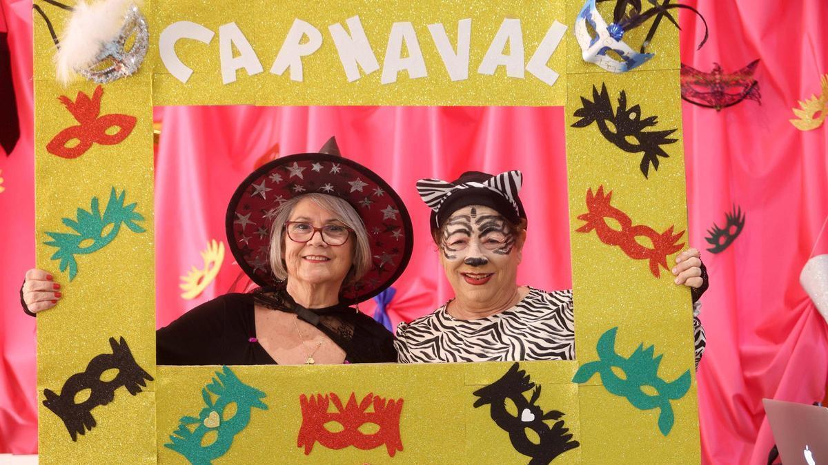 Imágenes del Carnaval en La Llar Eivissa