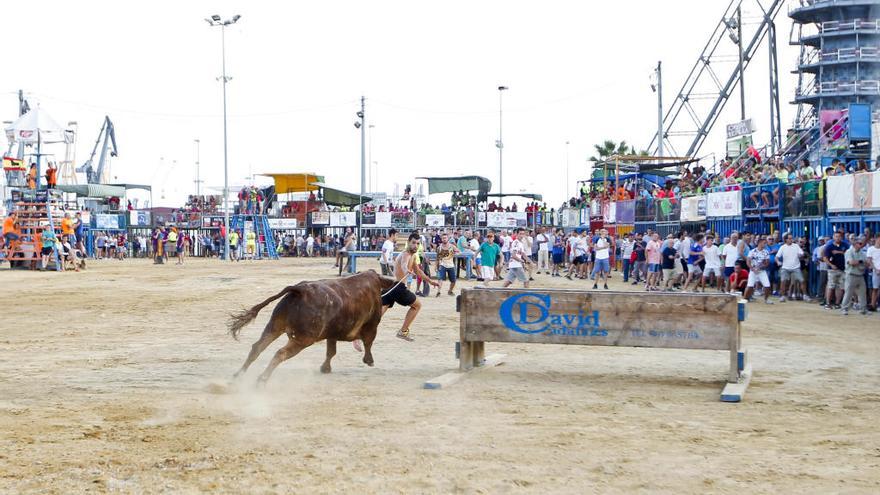 Las fiestas del Port se abren con un arresto, seis heridos y dos menores en coma etílico