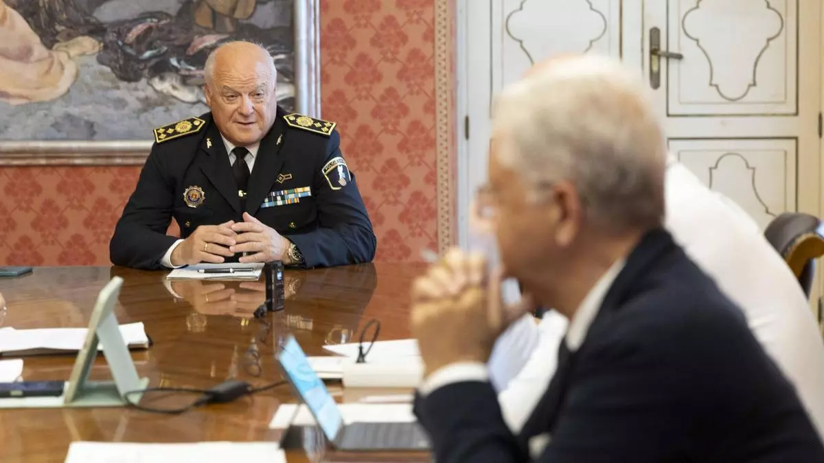 El jefe de la Policía Local de Alicante defiende la contratación de seguridad privada para liberar agentes