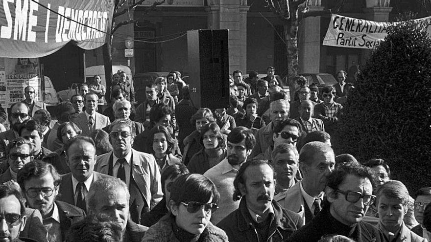 Míting del PSC a la plaça Independència de Girona el 1976