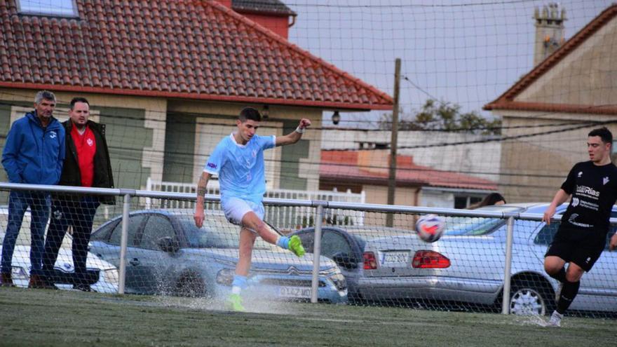 Lance del partido anterior contra el Villalonga. |  Gonzalo Núñez