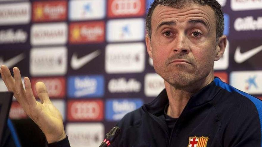 Luis Enrique, durante la rueda de prensa de ayer en Barcelona. // Efe