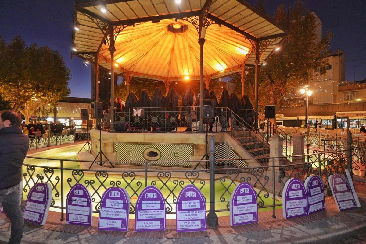 Fotogalería | El 25N moviliza a Badajoz en una multitudinaria protesta contra la violencia de género