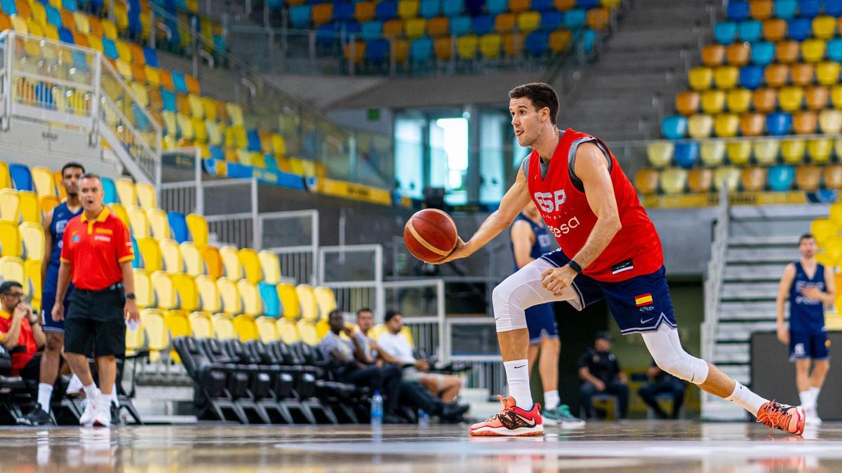 Xabi López-Arostegui, en el entrenamiento del equipo español en el Gran Canaria Arena