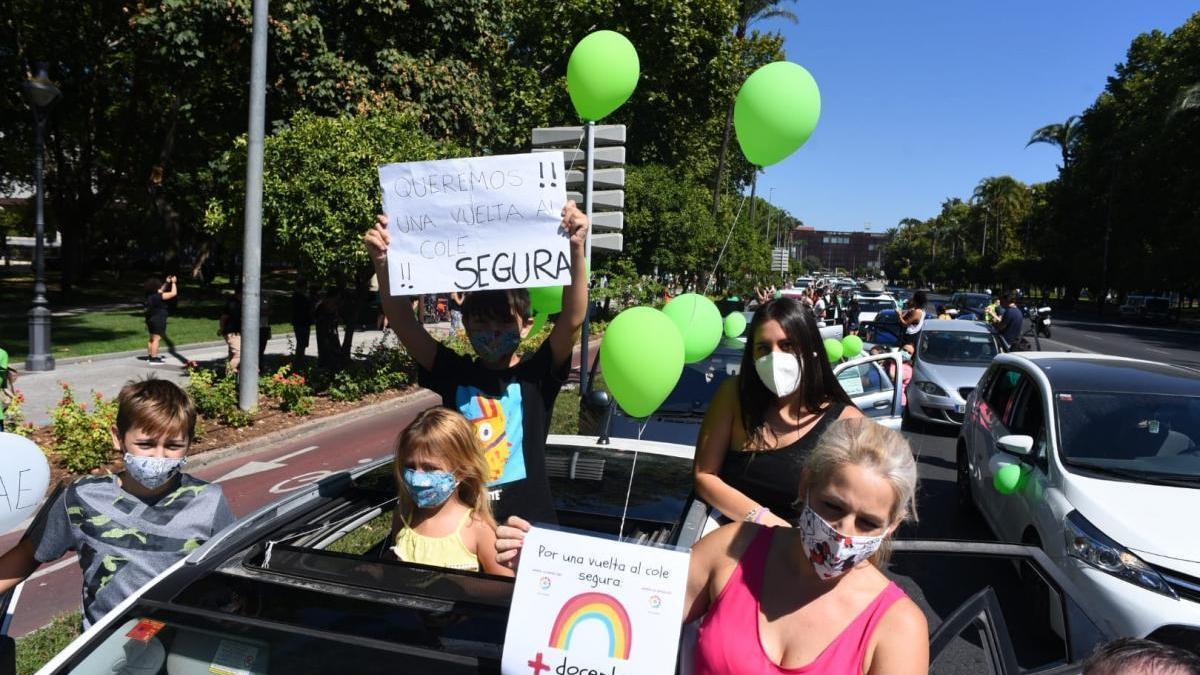 CCOO y Ustea convocan una huelga educativa el día 18 para exigir medidas preventivas &quot;reales&quot; contra el covid