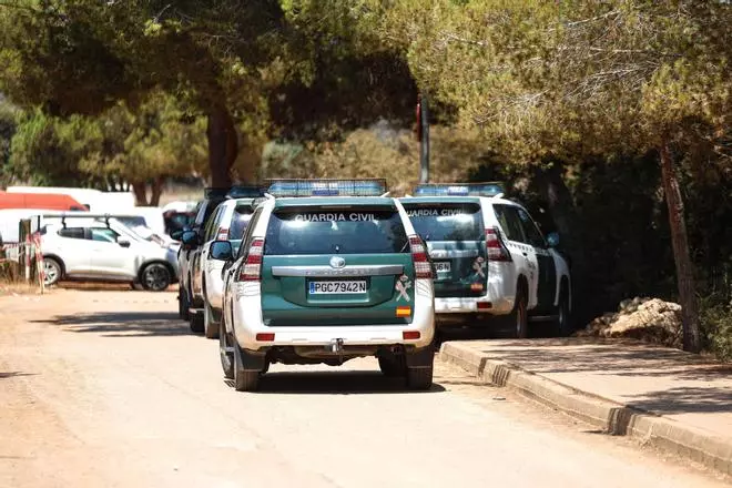 Las imágenes del despliegue policial por los okupas de Punta Arabí.