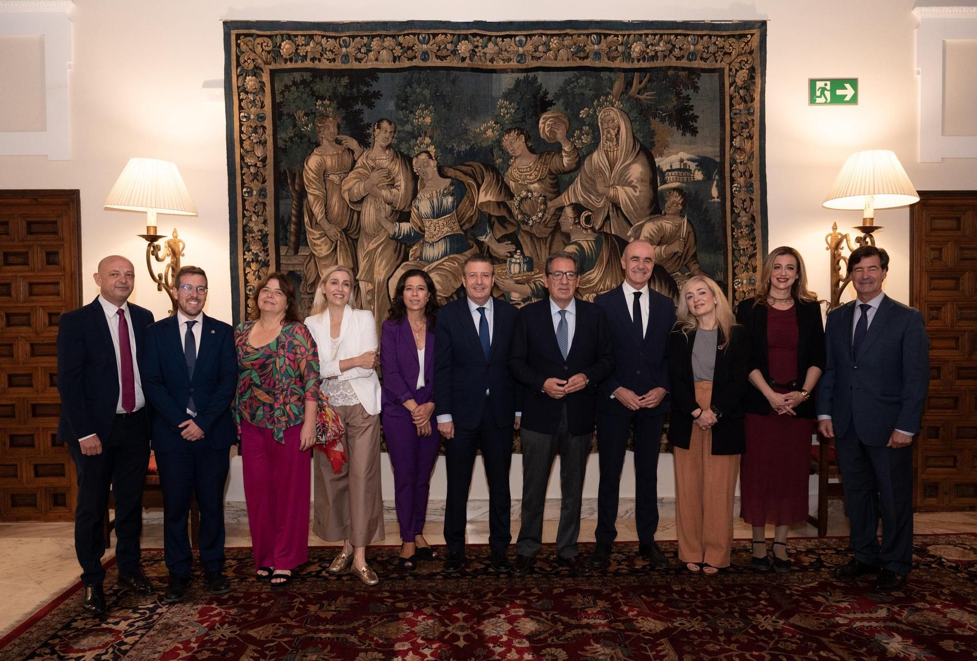 Fotogalería | ElCorreoPregunta a Javier Fernández de los Ríos, presidente de la Diputación de Sevilla