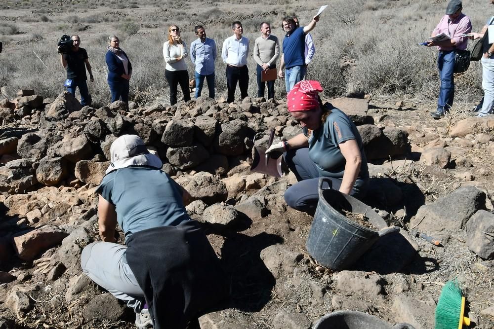 Hallan en La Fortaleza estructuras funerarias desconocidas en Canarias