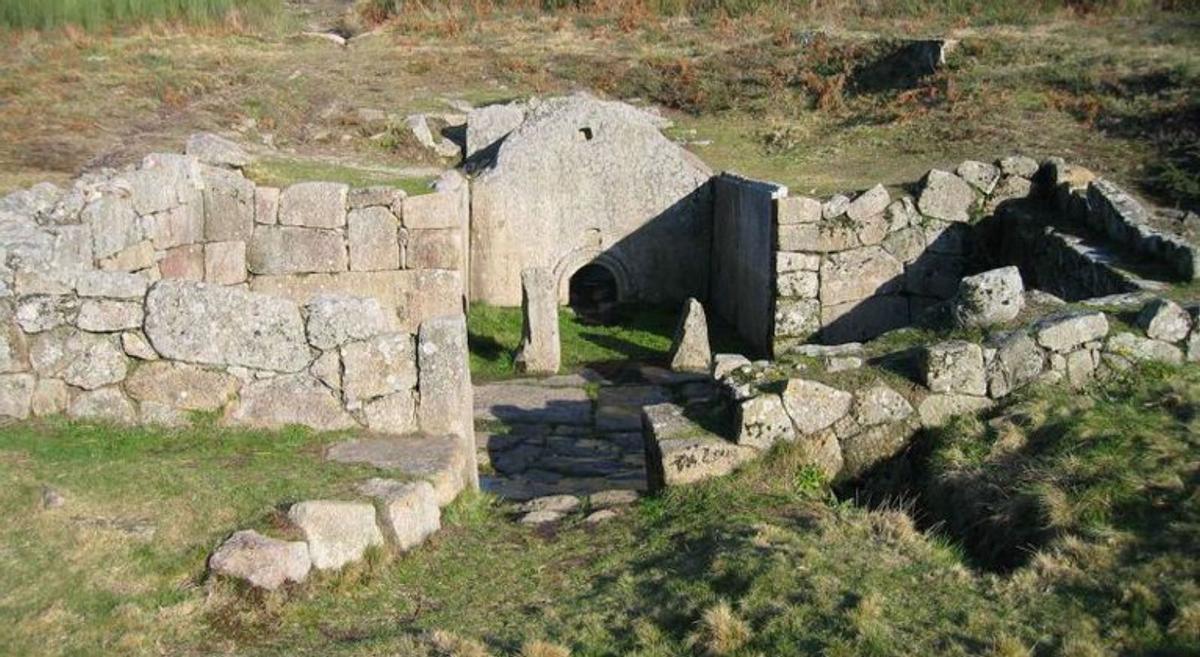 Vista parcial do poboado (citania) de Sanfins. Paços de Ferreira.