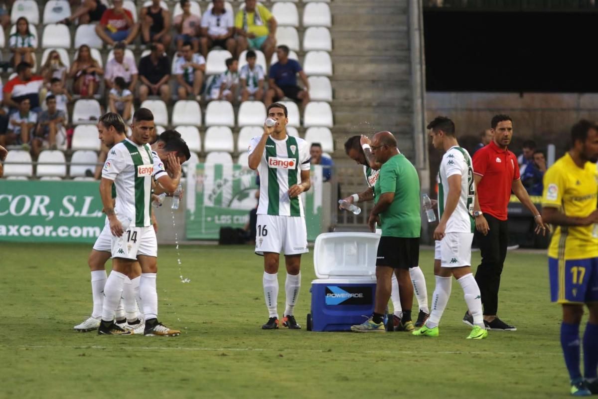 El Córdoba CF inicia la temporada con derrota ante el Cádiz.