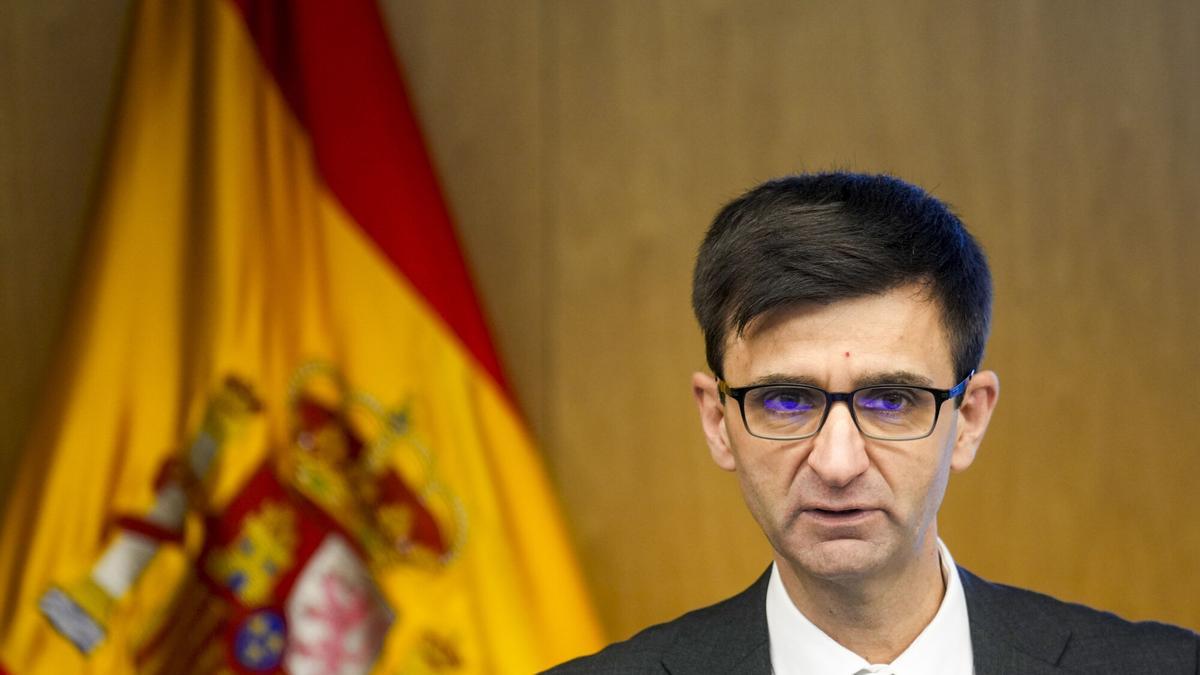 El presidente de RTVE confirma que habrá "oferta propia" en catalán en 'La 2', como anunció Junts, y lo llevará al canal infantil y al fútbol