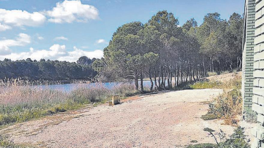 También se limpiará el entorno de la Estanca del Sabinar. | SERVICIO ESPECIAL