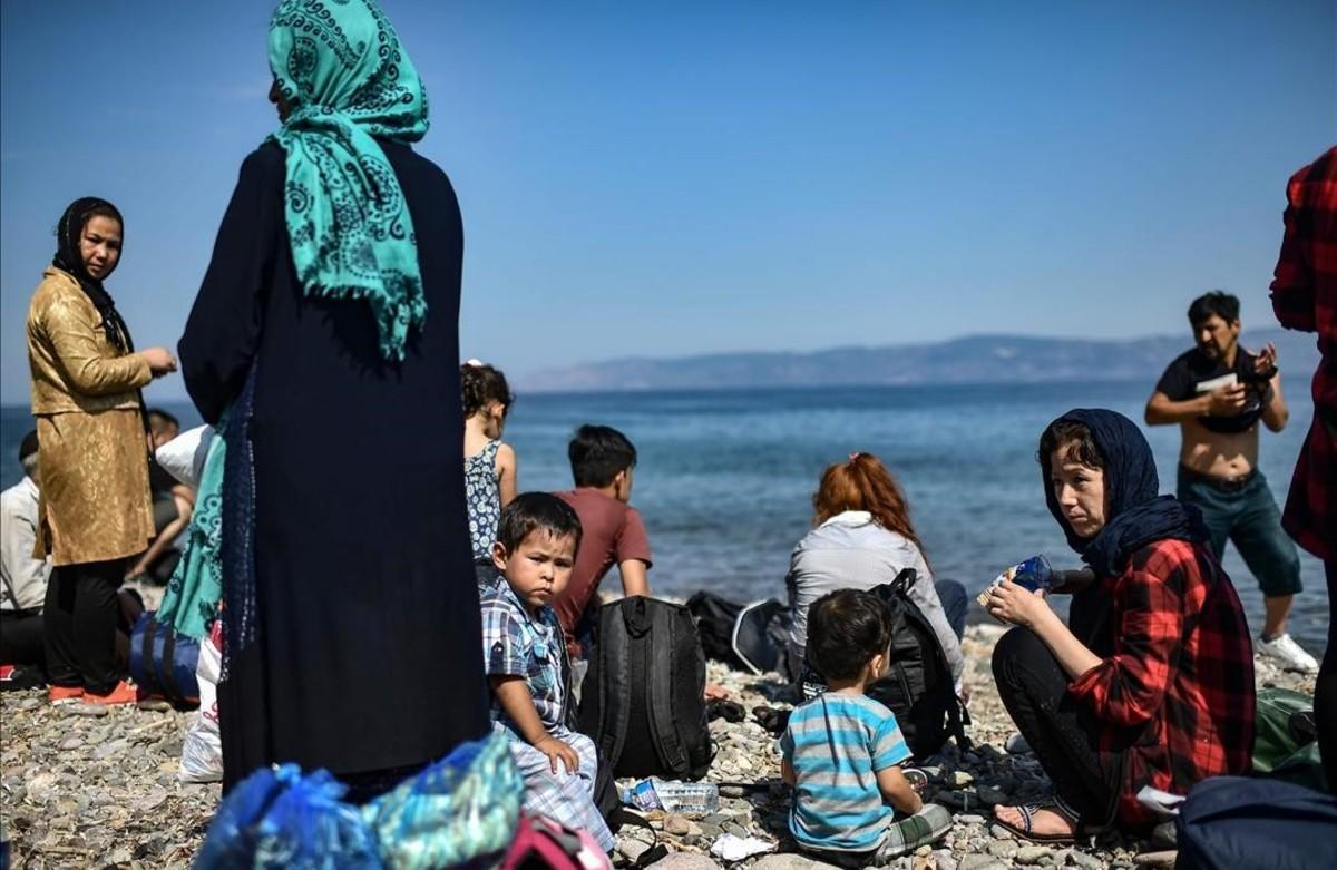 undefined44562000 migrants from afghanistan arrive after crossing the aegean s180809114726