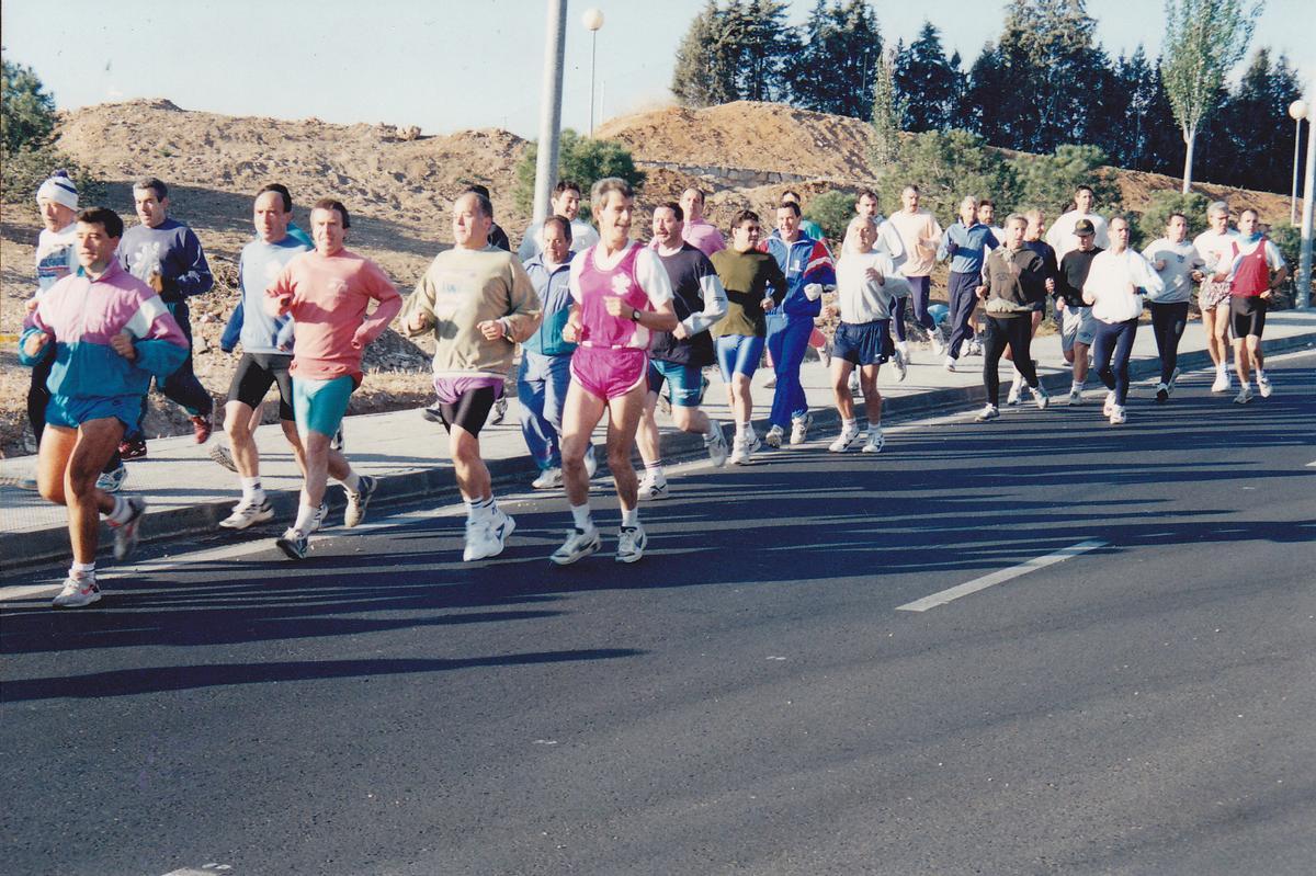 Los corredores de la asoiciación en un entrenamiento durante un domingo