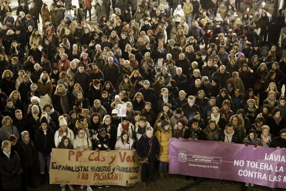 Concentración feminista en Gijón contra Vox