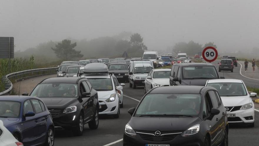 Otro verano sin la prometida autovía hasta A Lanzada