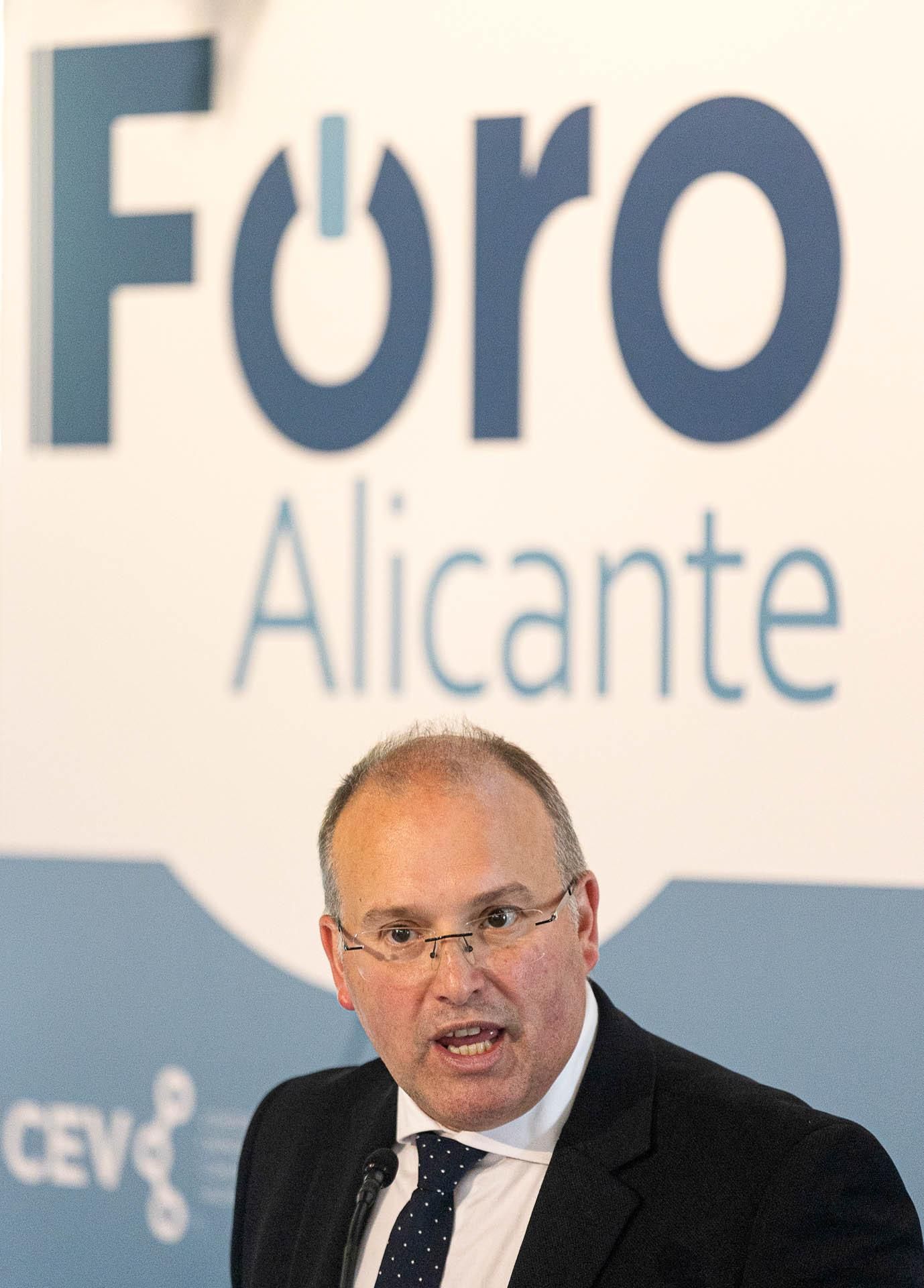 Miguel Tellado participa en el Foro Información