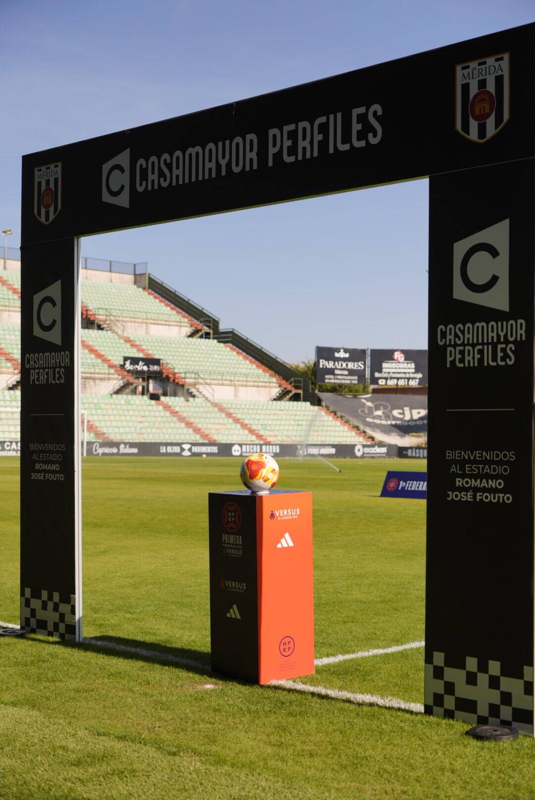 Las imágenes del partido entre Mérida y Arenteiro