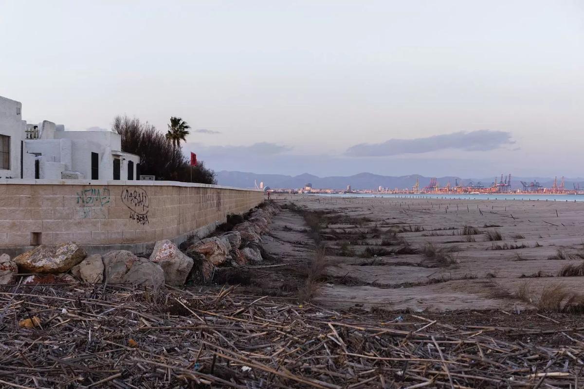 Playa de La Casbah, en Valencia, arrasada por los temporales